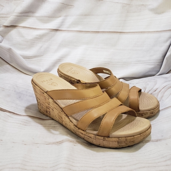 🌞SOLD🌞 Crocs Aleigh Camel Brown Cork Wedge Strappy Sandals Womens 8 Leather 3" - Picture 1 of 10
